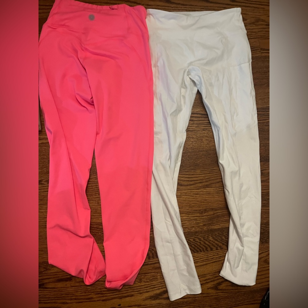Sommer Ray gym leggings